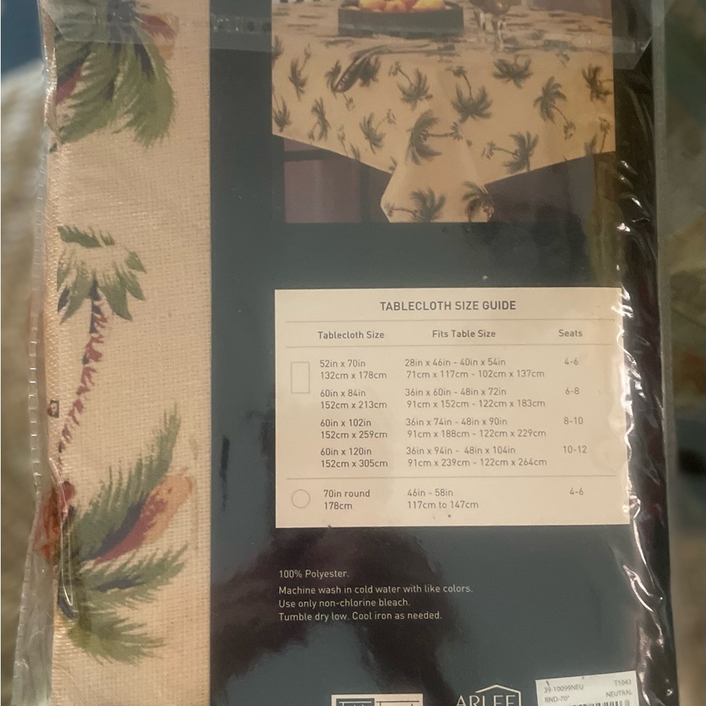 New in Package Palm Beach Palm Tree on Ecru Background Tablecloth 70” Round - Picture 2 of 4